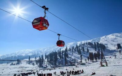 Gulmarg’s snow-covered landscape attracts tourists