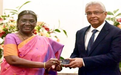 President Murmu gifts RuPay card to Mauritian PM