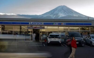 Japan blocks Mount Fuji view from troublesome tourists